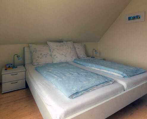 Schlafzimmer 1